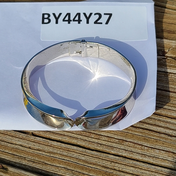Silver Braclet for Sale - Picture 6 of 9